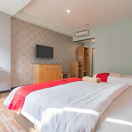 Reddoorz Premium Near Bandung Station Hotel Exterior foto