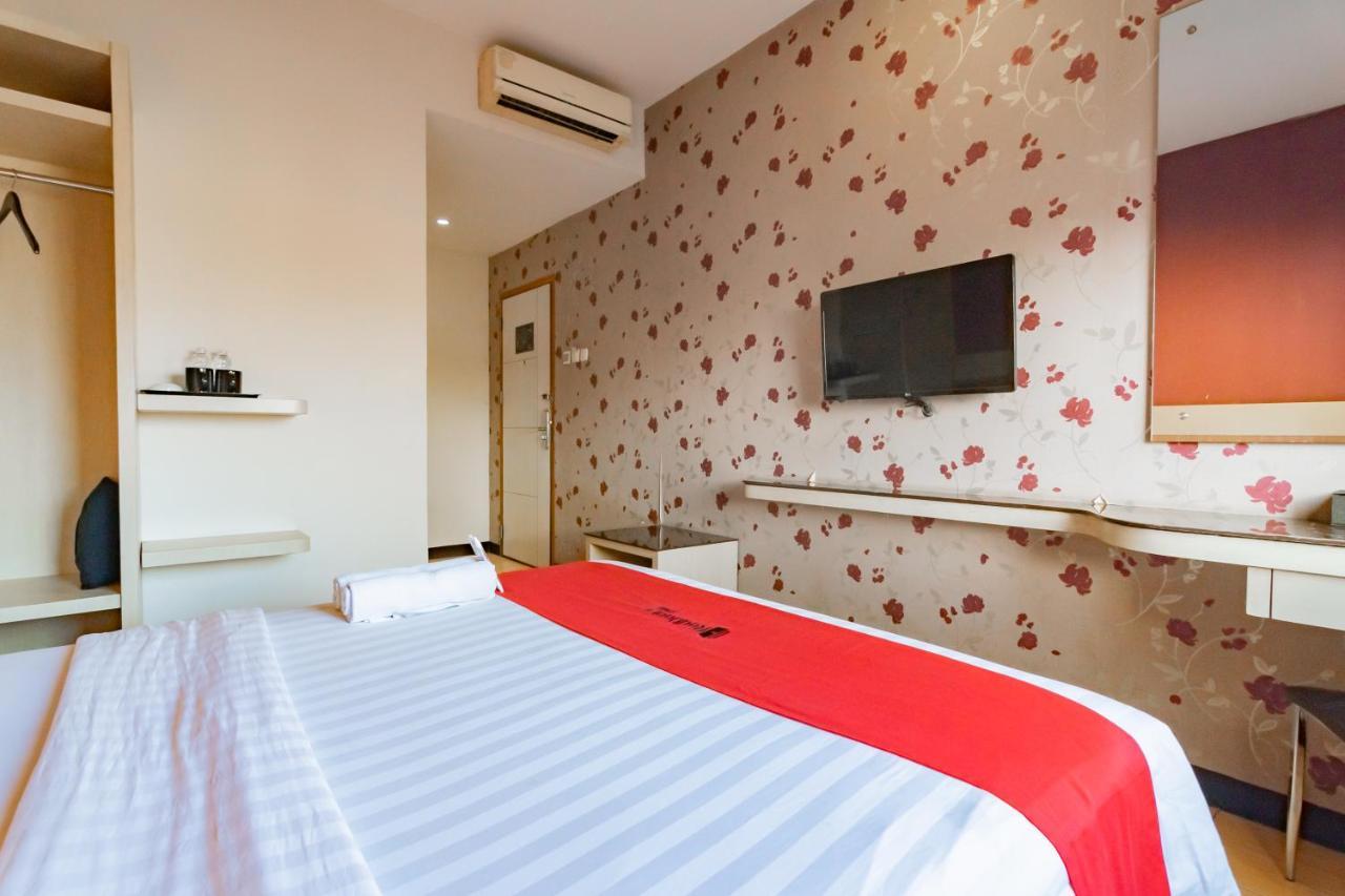 Reddoorz Premium Near Bandung Station Hotel Exterior foto